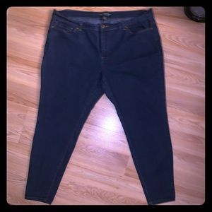 **FOREVER 21 SKINNY JEANS-PLUS SIZE**